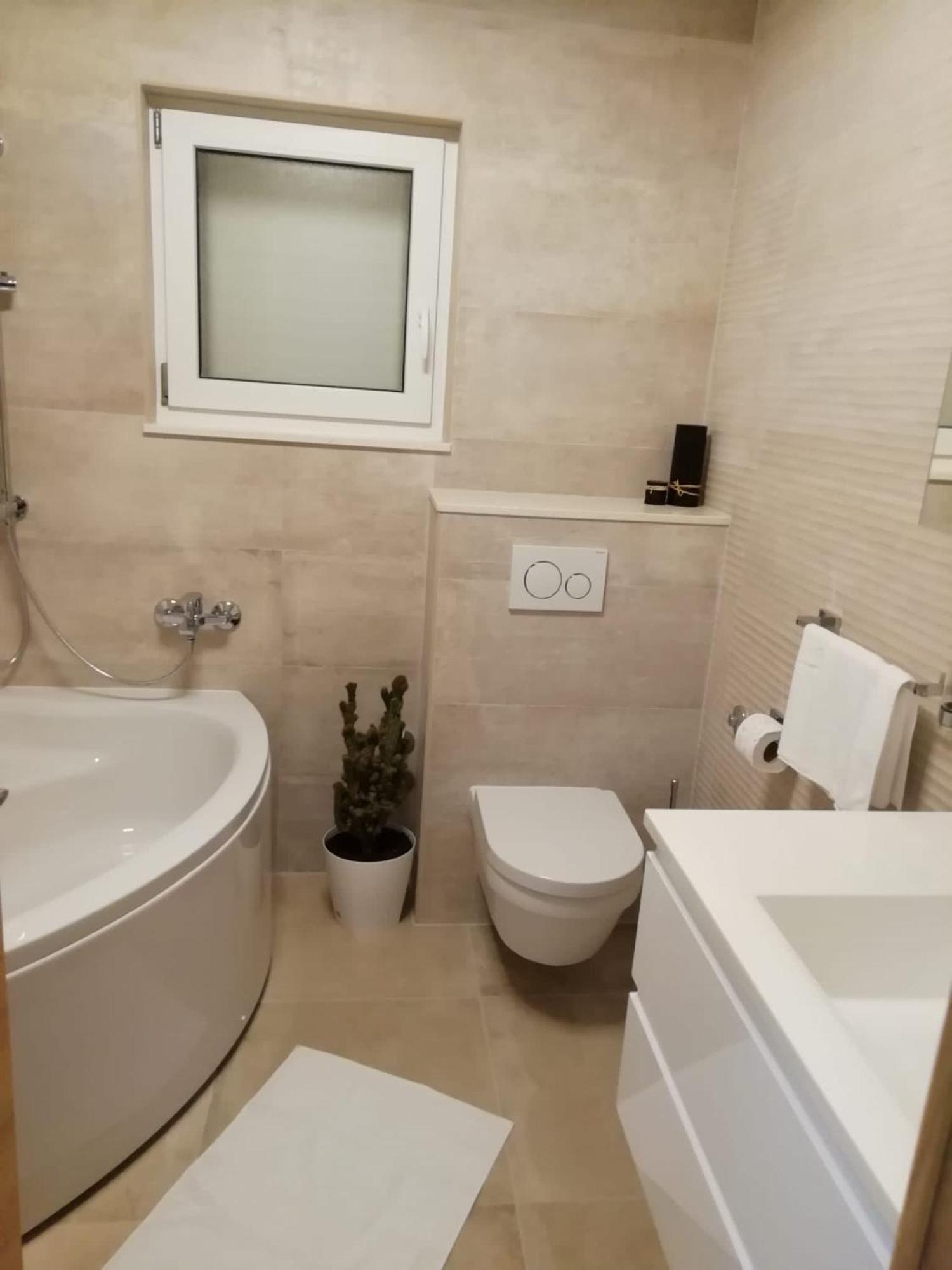 Apartamento Albatros Kaštel Sućurac Exterior foto