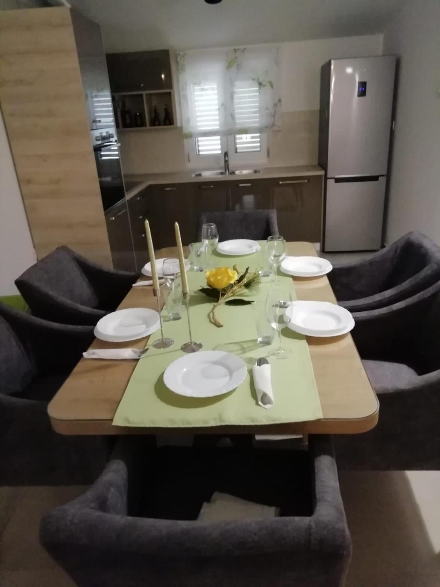 Apartamento Albatros Kaštel Sućurac Exterior foto